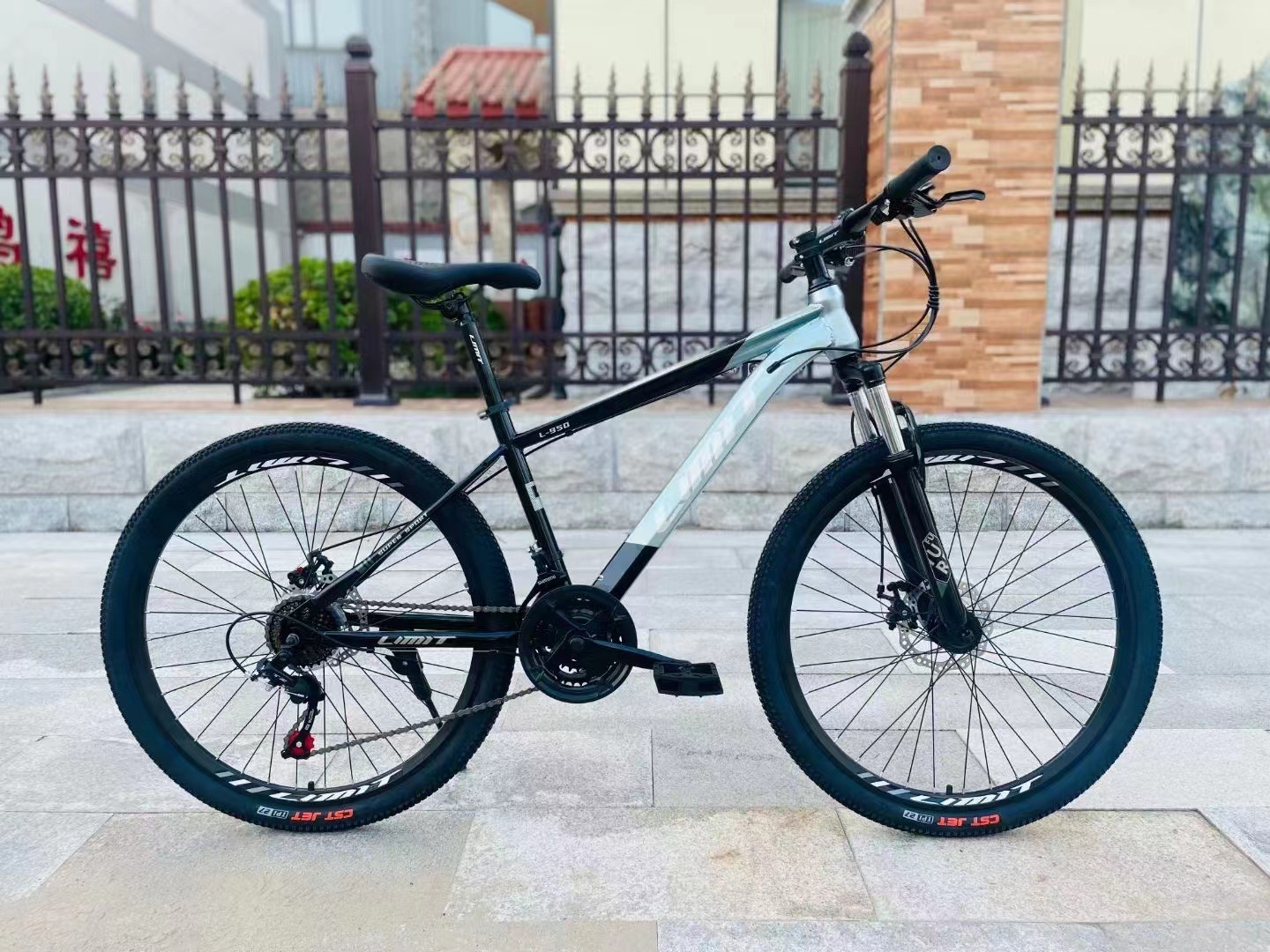 26 inch high carbon steel mountain bike 21 speed disc brake shock absorption outdoor MTB bike